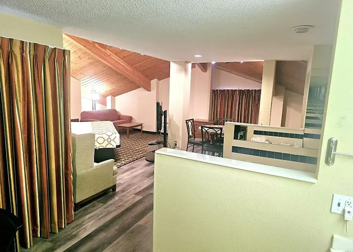 Baymont By Wyndham Rolla Hotel